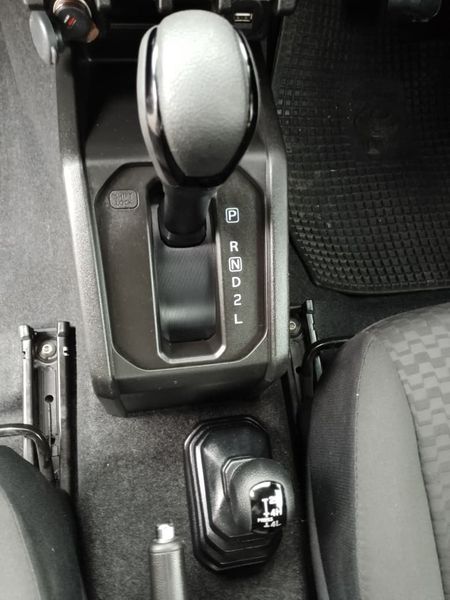 2023-Suzuki-Jimny-15-GLX-Auto_25