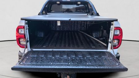 2025-Toyota-Hilux-28GD-6-GR-Sport-Double-Cab-4x4_14