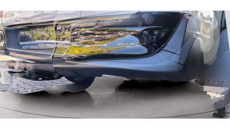 2025-Toyota-Hilux-28GD-6-GR-Sport-Double-Cab-4x4_15