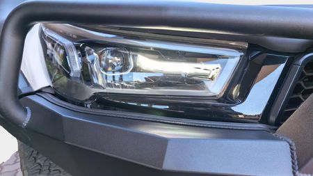 2025-Toyota-Hilux-28GD-6-GR-Sport-Double-Cab-4x4_16