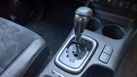2025-Toyota-Hilux-28GD-6-GR-Sport-Double-Cab-4x4_18