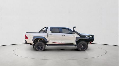 2025-Toyota-Hilux-28GD-6-GR-Sport-Double-Cab-4x4_2