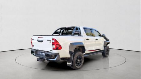 2025-Toyota-Hilux-28GD-6-GR-Sport-Double-Cab-4x4_7