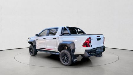 2025-Toyota-Hilux-28GD-6-GR-Sport-Double-Cab-4x4_8