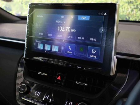 2025-Toyota-Corolla-Cross-18-XS-Hybrid_13