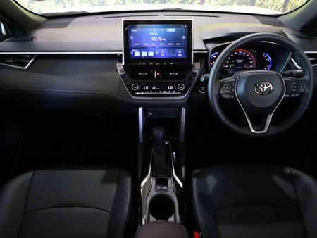 2025-Toyota-Corolla-Cross-18-XS-Hybrid_3