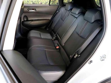 2025-Toyota-Corolla-Cross-18-XS-Hybrid_4