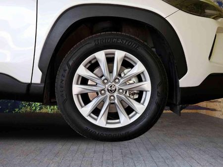 2025-Toyota-Corolla-Cross-18-XS-Hybrid_8