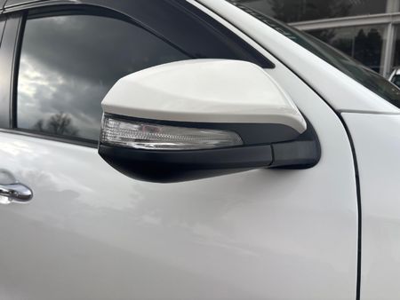2017-Toyota-Fortuner-28-GD-6-4x4-Auto_9