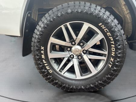 2017-Toyota-Fortuner-28-GD-6-4x4-Auto_10