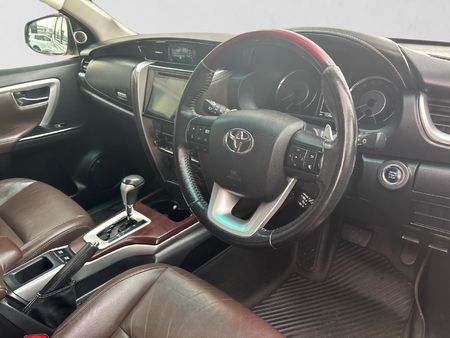 2017-Toyota-Fortuner-28-GD-6-4x4-Auto_12