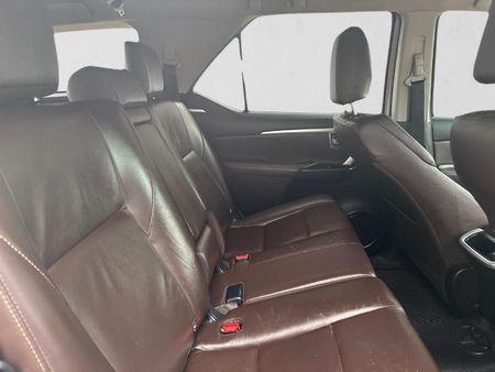 2017-Toyota-Fortuner-28-GD-6-4x4-Auto_16