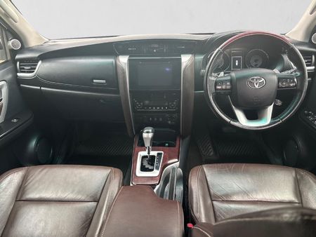 2017-Toyota-Fortuner-28-GD-6-4x4-Auto_17