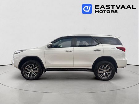 2017-Toyota-Fortuner-28-GD-6-4x4-Auto_3
