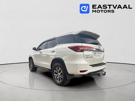 2017-Toyota-Fortuner-28-GD-6-4x4-Auto_4