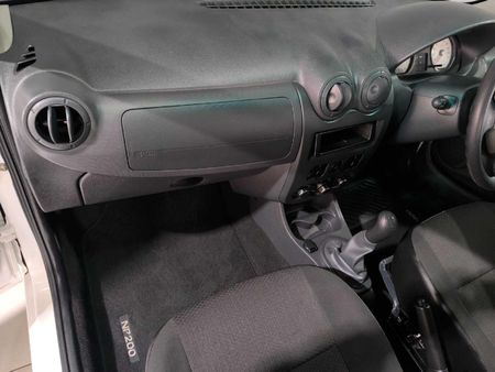 2024-Nissan-NP200-16_10