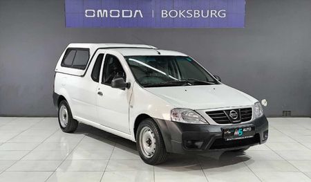 2024-Nissan-NP200-16_2