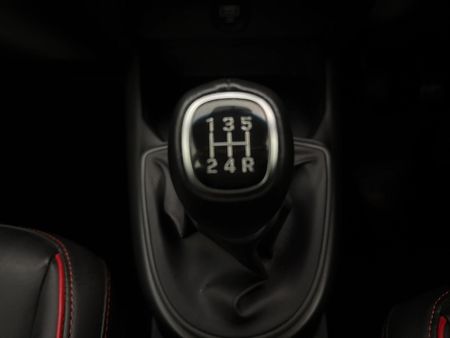 2022-Hyundai-Grand-i10-10-Fluid_10
