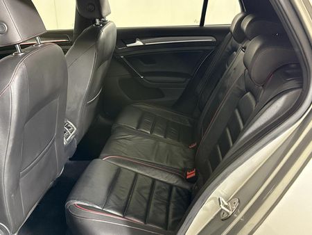2020-Volkswagen-Golf-VII-GTI-20-TSI-Auto_3