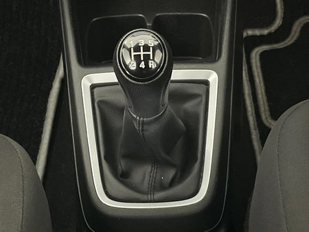 2022-Suzuki-Swift-12-GLX_9