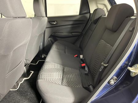 2022-Suzuki-Swift-12-GLX_2