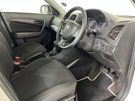 2022-Toyota-Urban-Cruiser-15-Xs-Auto_9