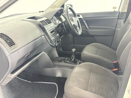 2017-Volkswagen-Polo-Vivo-GP-14-Trendline_8