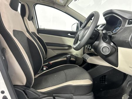 2022-Renault-Triber-10-Intens-Auto_9