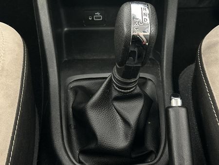 2022-Renault-Triber-10-Intens-Auto_10
