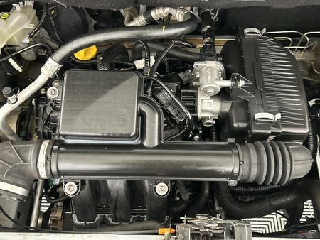 2022-Renault-Triber-10-Intens-Auto_13