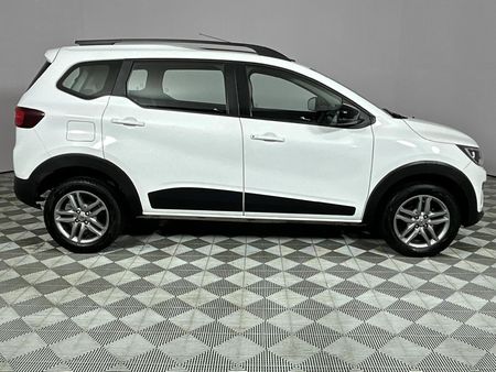 2022-Renault-Triber-10-Intens-Auto_17