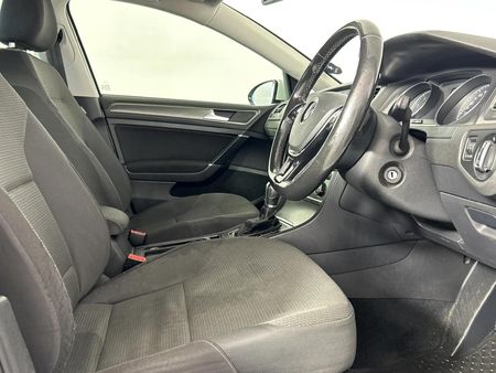 2014-Volkswagen-Golf-VII-14-TSI-Comfortline-Auto_9