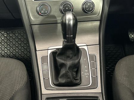 2014-Volkswagen-Golf-VII-14-TSI-Comfortline-Auto_10
