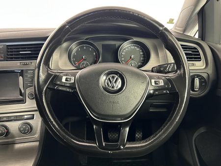 2014-Volkswagen-Golf-VII-14-TSI-Comfortline-Auto_12