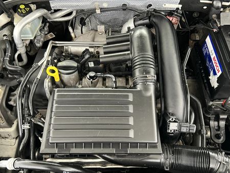 2014-Volkswagen-Golf-VII-14-TSI-Comfortline-Auto_13