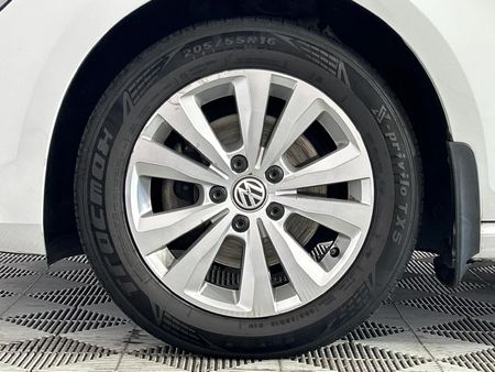 2014-Volkswagen-Golf-VII-14-TSI-Comfortline-Auto_4