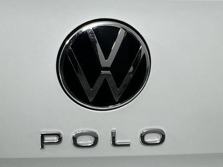 2022-Volkswagen-Polo-10-TSI-Life_11