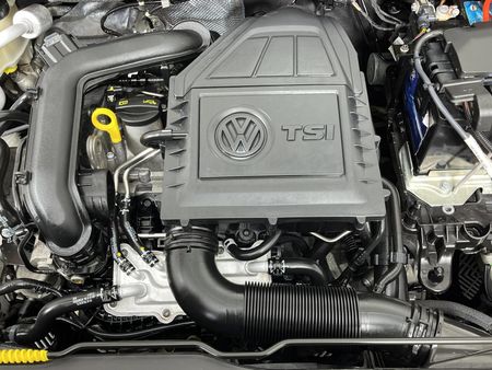 2022-Volkswagen-Polo-10-TSI-Life_13