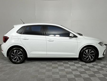 2022-Volkswagen-Polo-10-TSI-Life_17