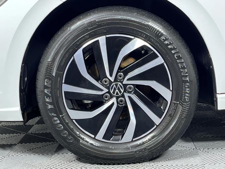 2022-Volkswagen-Polo-10-TSI-Life_4