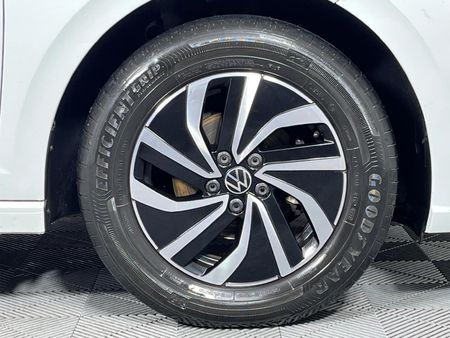 2022-Volkswagen-Polo-10-TSI-Life_5