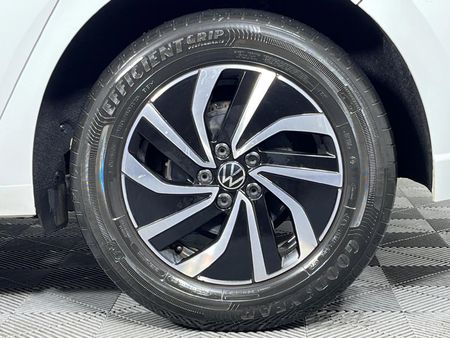 2022-Volkswagen-Polo-10-TSI-Life_6