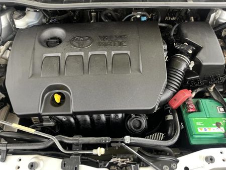2017-Toyota-Auris-16-XR_12