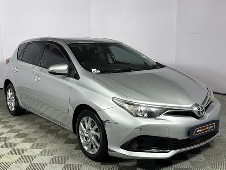 2017-Toyota-Auris-16-XR_15