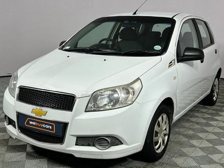 2011-Chevrolet-Aveo-16-L-Hatch_0