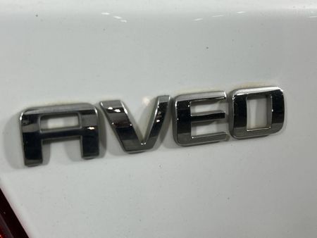 2011-Chevrolet-Aveo-16-L-Hatch_11