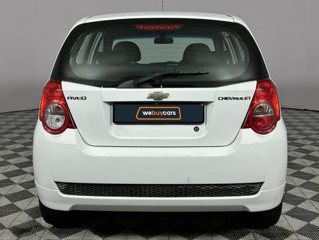 2011-Chevrolet-Aveo-16-L-Hatch_17