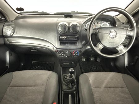 2011-Chevrolet-Aveo-16-L-Hatch_1
