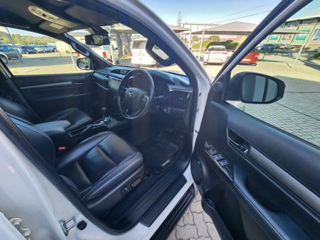2022-Toyota-Hilux-28-GD-6-Raised-Body-Legend-Auto-Double-Cab_4