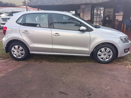 2012-Volkswagen-Polo-Vivo-16-Trendline_3